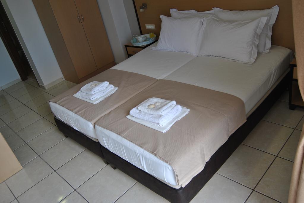 Theofilos City Hotel Chania  Room photo